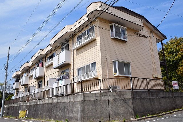 Fachada de ハイツカオル