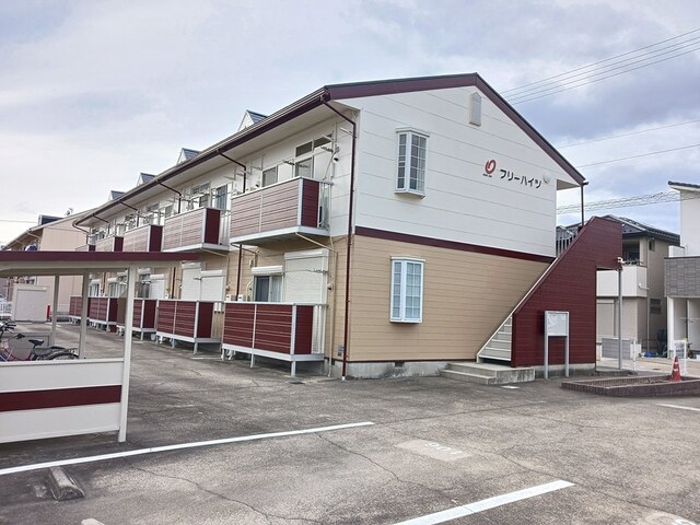 Fachada de フリーハイツ