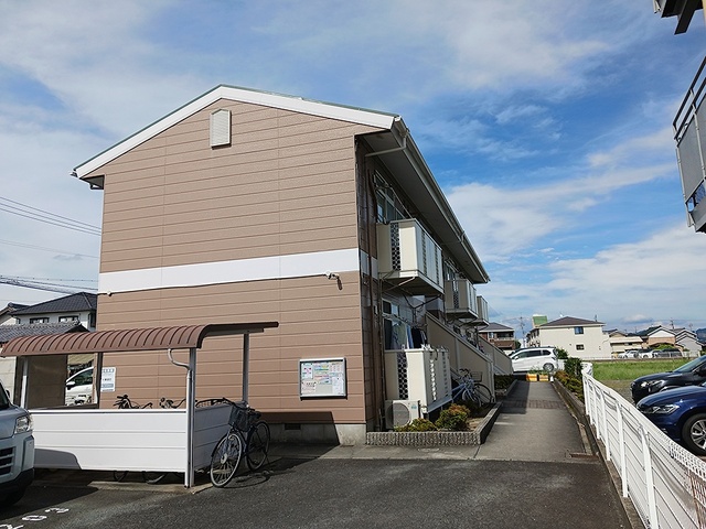 Fachada de ブラウンシャトー小坂井