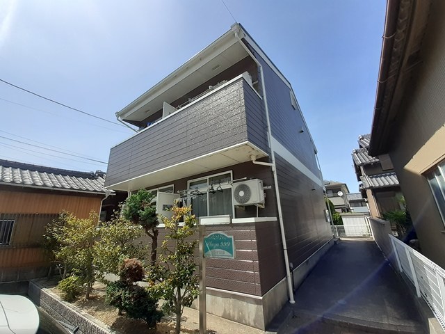 Fachada de プラザ９９９