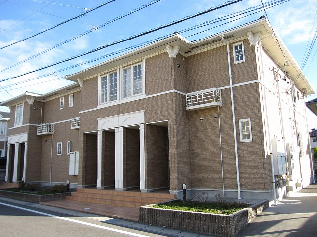 Fachada de ペジーブル　メゾン