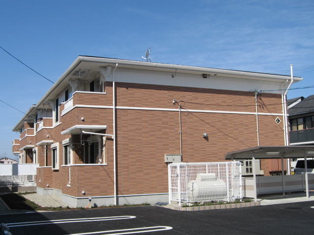 Fachada de サニークローヴC