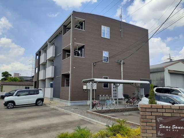 Fachada de サン　スーシ