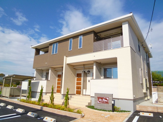 Fachada de ラ・ルーチェ