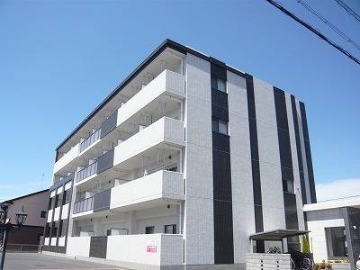 Fachada de レユシール　エム