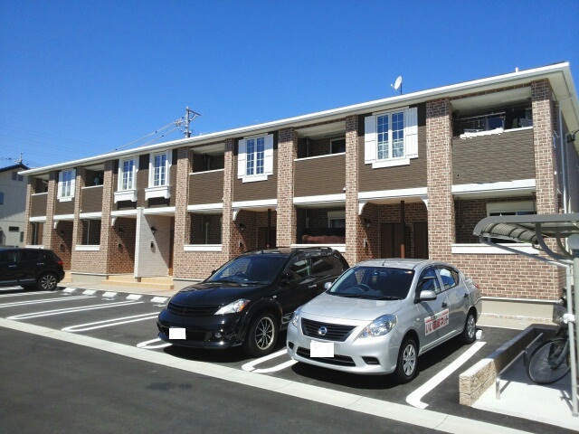 Fachada de フラン　カーサ　木曽川Ｂ