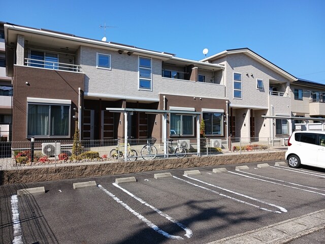 Fachada de リンデン　タカキ