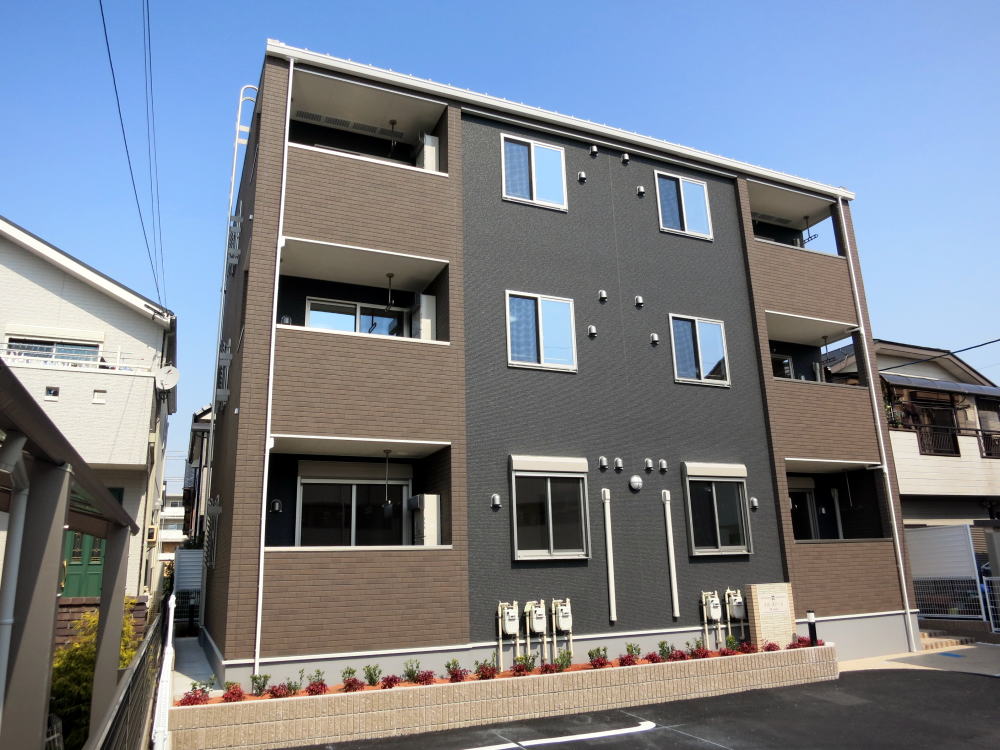 Fachada de エムステージ