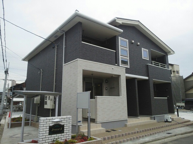 Fachada de ジュネス アイ