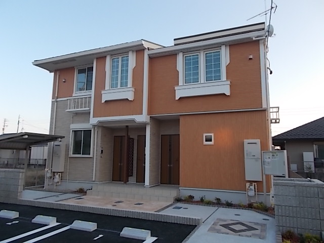 Fachada de エレガンス・トリオ