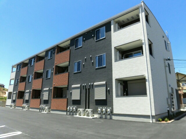 Fachada de コリーヌ新栄