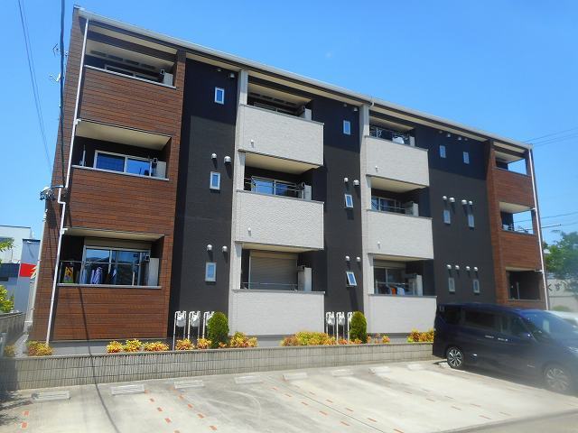 Fachada de ＹＫ　ＰＬＡＣＥ
