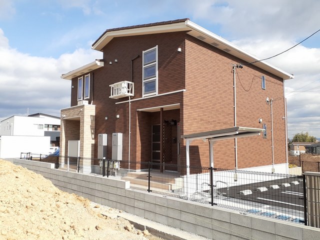 Fachada de リリー
