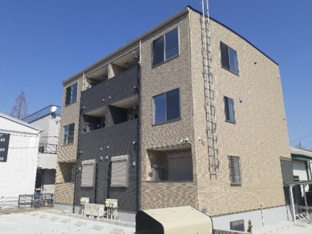 Fachada de ハピネス
