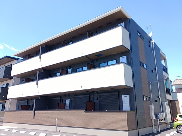 Fachada de ヒカルサ　小牧田県イースト