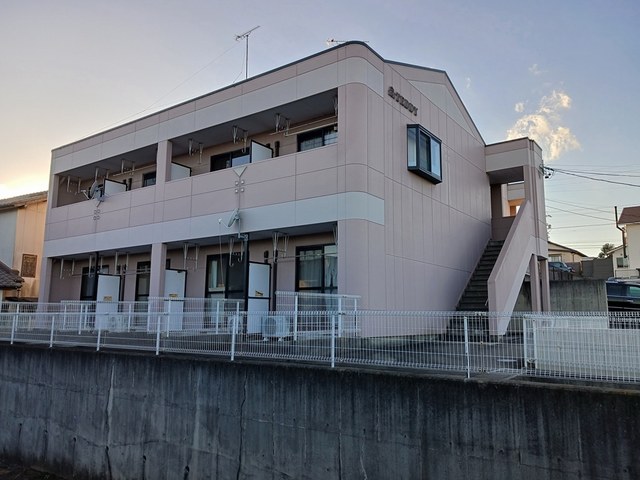 Fachada de テディ